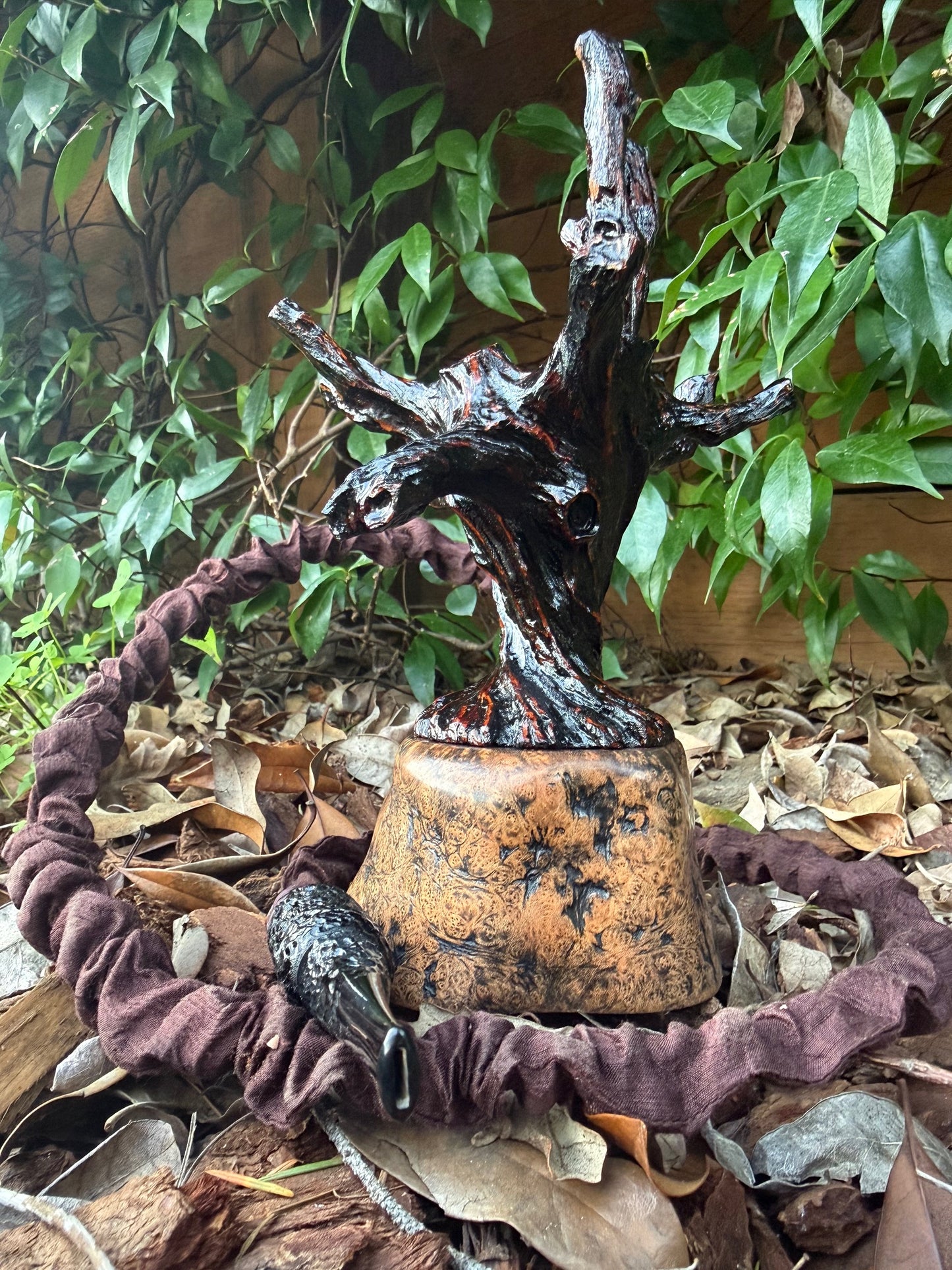 Elden Husk Table Pipe